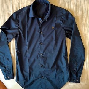 Farrah dressing shirt LOVE it! In perfect conditions- M